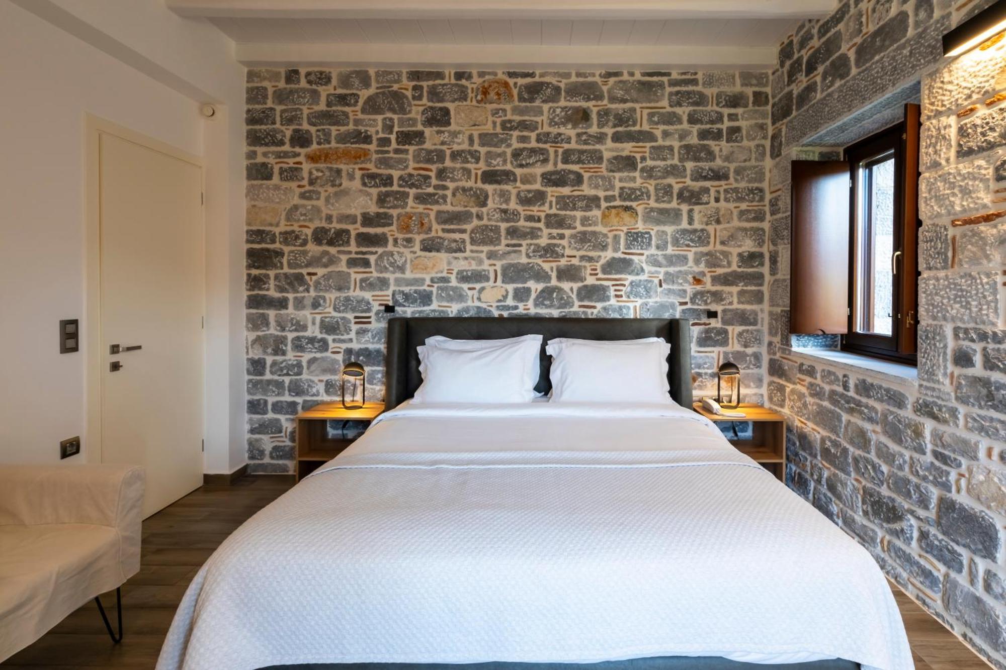 Manifest Boutique Hotel Oitylo Eksteriør billede